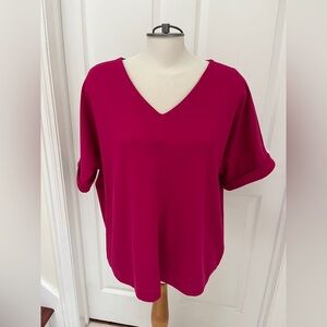 Banana Republic Women's V-Neck Top - Fuchsia size large